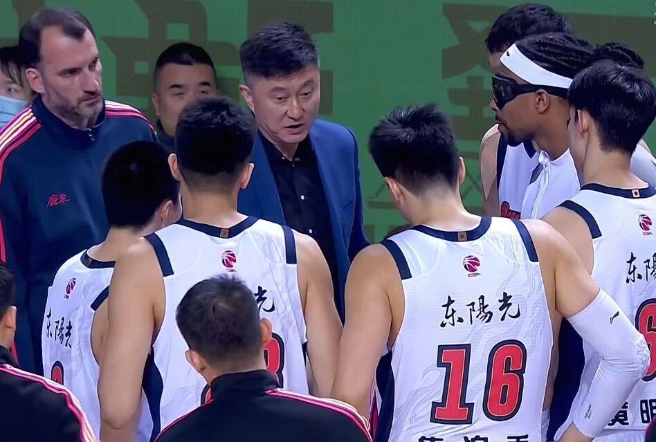 银河娱乐城官方网站-广东男篮官宣，场均21+4最强得分点被取消注册，季后赛四外援确定